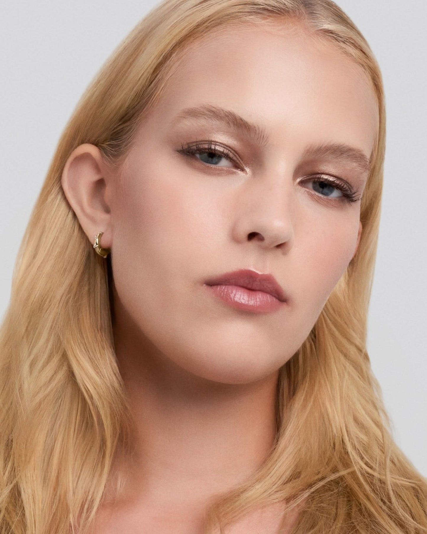 Lumine huggie earring - ambi Jewelry