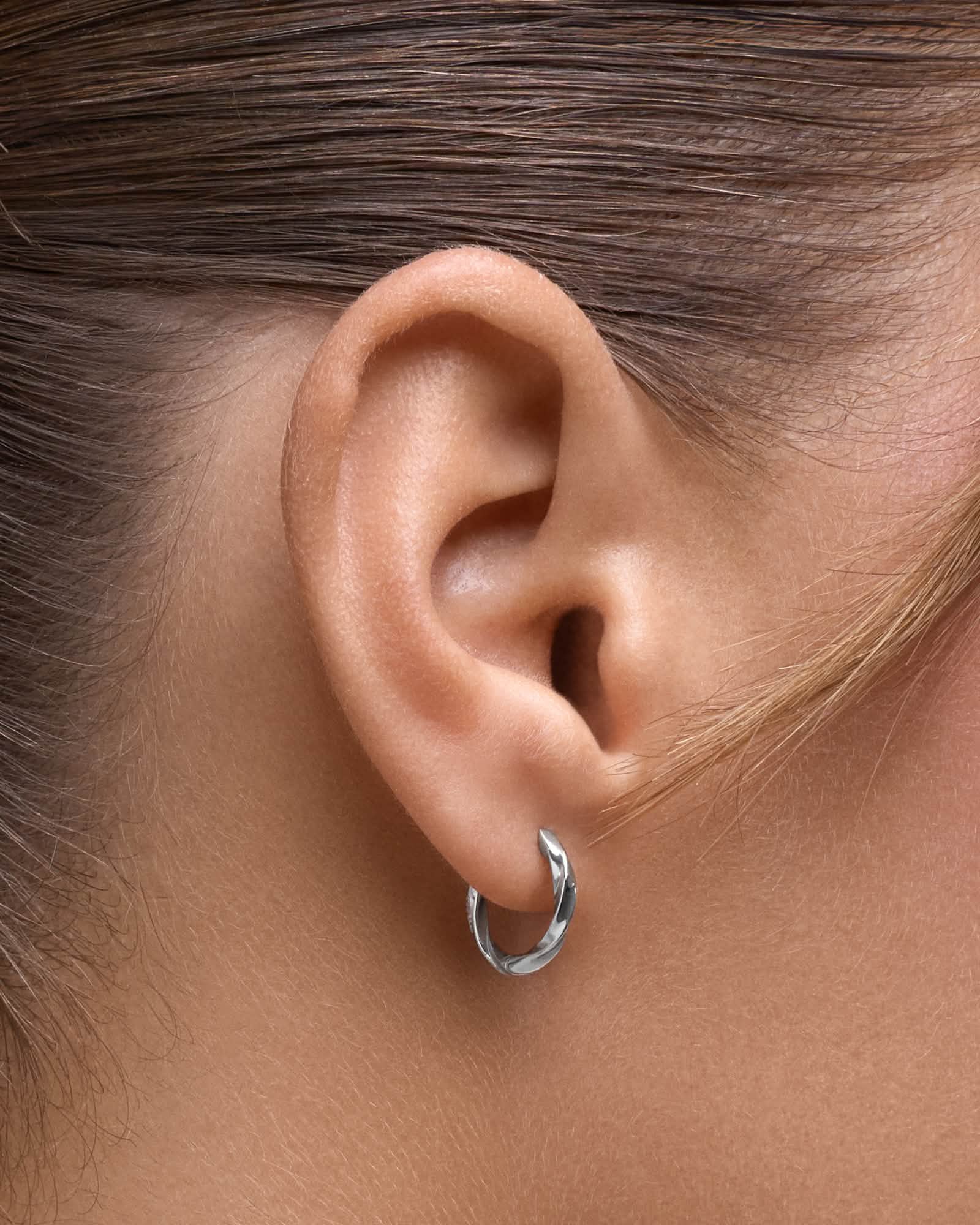 Wisp huggie earring - ambi Jewelry