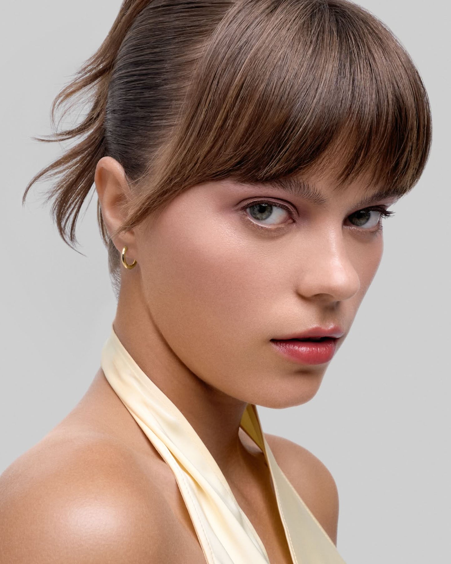 Gloss huggie earring - 10mm - ambi Jewelry
